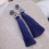 Pendientes azules de flecos y brillantes